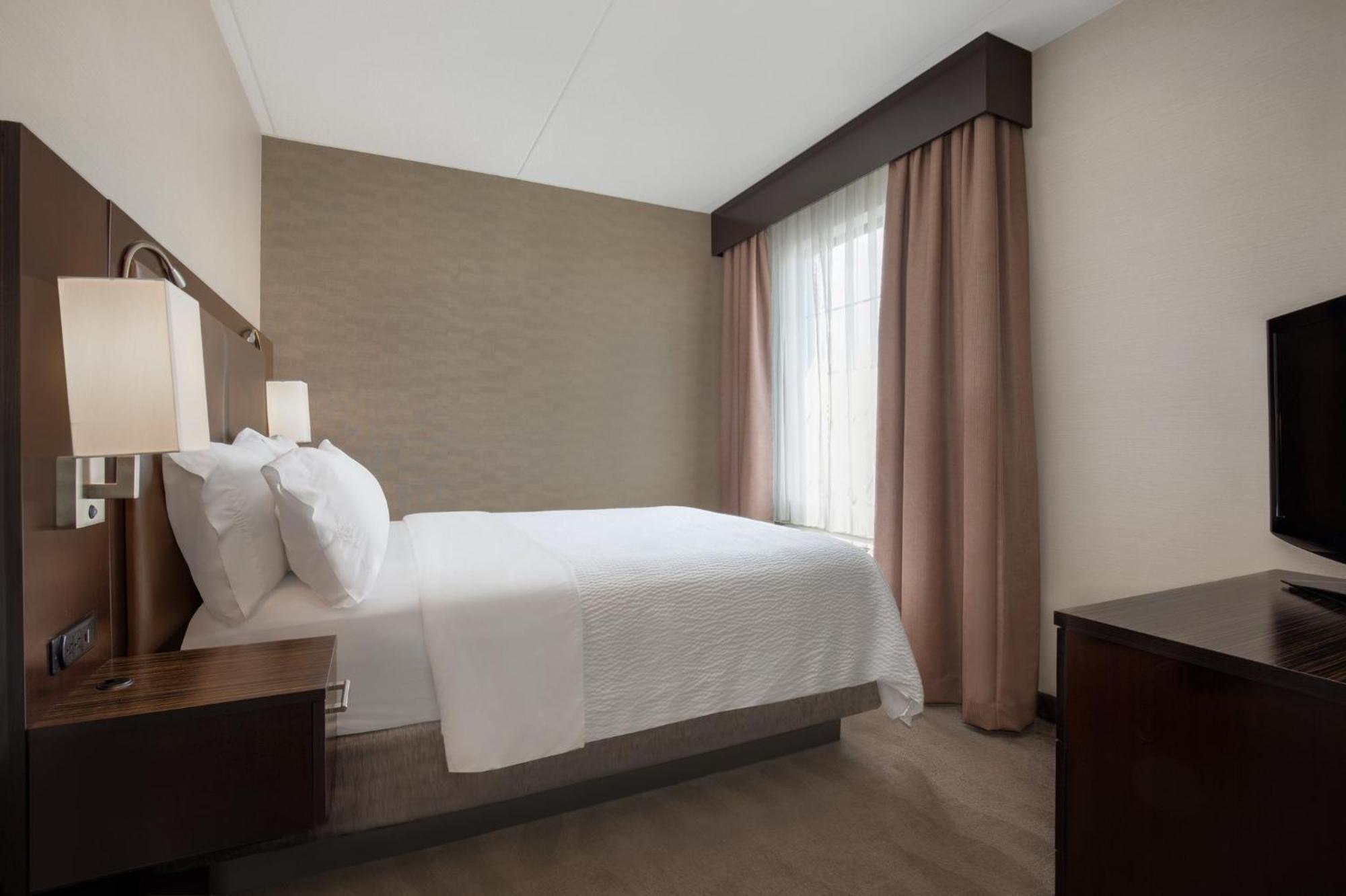 Holiday Inn Express Hotel & Suites Barrie By Ihg Dış mekan fotoğraf